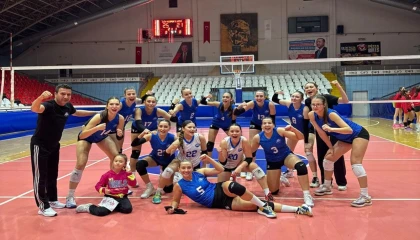 Manisa derbisinde gülen taraf Ataspor oldu