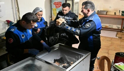 Manisa’da 150 kilo pişmiş tavuk eti ele geçirildi! İşletme mühürlendi