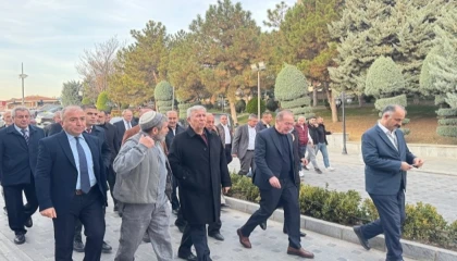 Mansur Yavaş Hacı Bayram esnafıyla buluştu