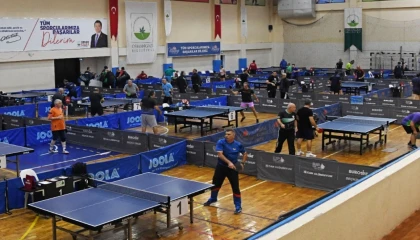 Masa tenisinin ustaları Osmangazi’de buluştu