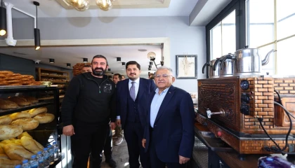 Memduh Büyükkılıç’tan Hunat esnafına ziyaret