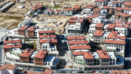 Meram’da Suriçi dönüşüme son rötuşlar... Louvre tarzı kubbe altında tarihi hamam canlanıyor!