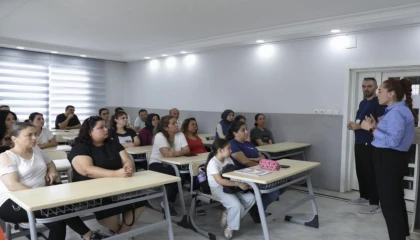 Mersin Büyükşehir’den velilere eğitim desteği