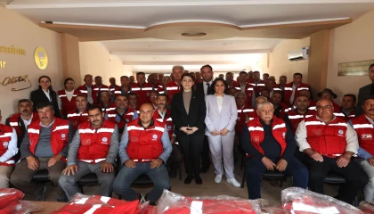 Muğla Büyükşehir’den 574 muhtara özel yelek