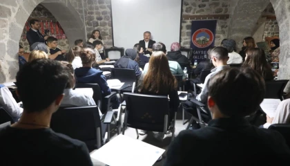 Mustafa Palancıoğlu Mektep Melikgazi’de öğrencilerle buluştu