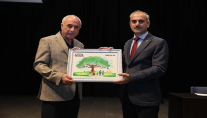 Nurullah Genç, Çayırova Kitap Günleri’nin son gün konuğu oldu