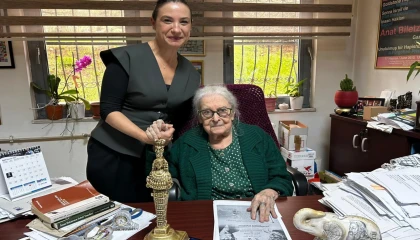 Prof. Dr. İoanna Kuçuradi’ye Efes Selçuk’tan onur ödülü