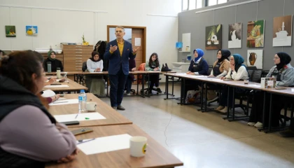 Ressam Cemal Toy, renklerin şifasını Kocaeli’ye taşıdı