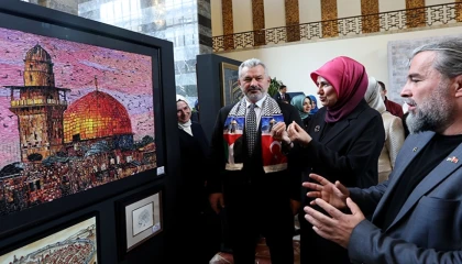 TBMM’de Gazze’ye destek sergisi ”Hilalin Işığında” açıldı
