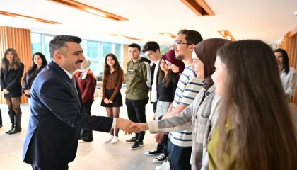 Yıldırım Belediye Başkanı Yılmaz gençlerle buluştu