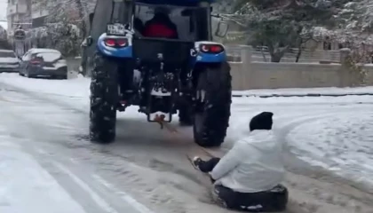 Adıyaman’da traktöre halat bağlayıp kaydılar!