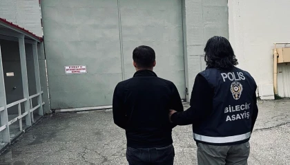 Bilecik’te aranan dolandırıcı kıskıvrak yakalandı