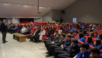 Bursa İnegöl’de Başkan Taban gençlerle bir arada