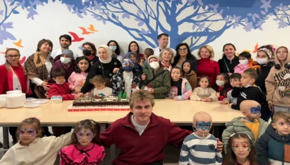 Bursa LÖDER’den lösemili çocuklara renkli yılbaşı partisi