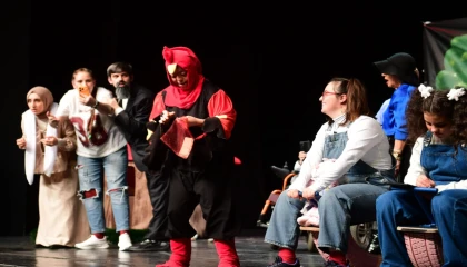 Bursa Osmangazi’de engelliler ilk kez sahneye çıktı