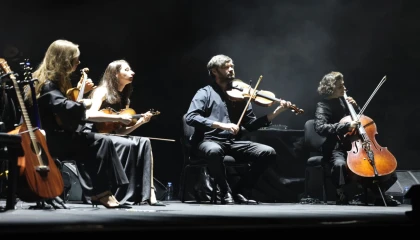 Dünyaca ünlü piyanist İzmir’de ayakta alkışlandı