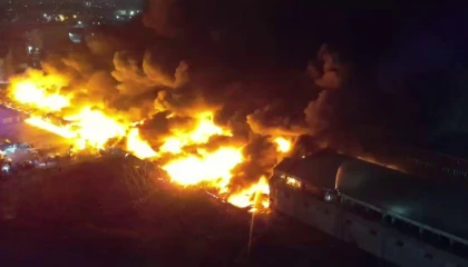 Esenyurt’ta nalbur deposunda yangın!