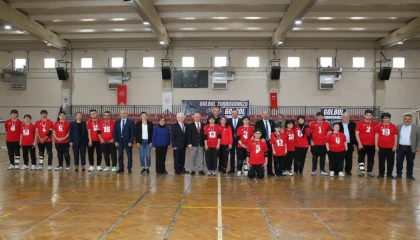 Görme engelli sporcular Çiğli’de sahaya çıktı