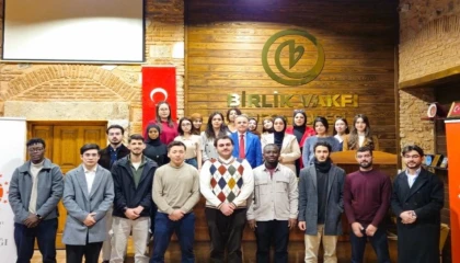 İletişim Başkanlığı Bursa Bölge Müdürü Gölbaşı’dan uluslararası öğrencilere ’Kamu Diplomasisi ve Medya’ dersi