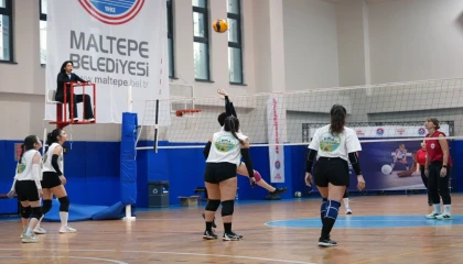 İstanbul Maltepe’de kadınlar şiddeti ’blok’ladı