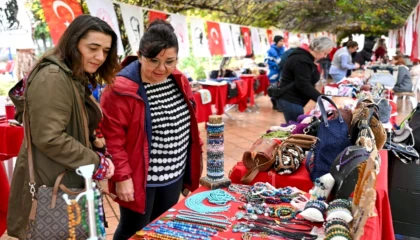 İzmir Bornova’da yılbaşı hediyelik eşya günleri