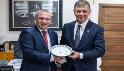 İzmir-Macaristan hattında ’kardeş kent’ ilişkisinin temelleri atıldı