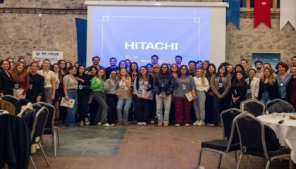 İzmir’de genç tasarımcılar doğadan ilhamla tasarladı