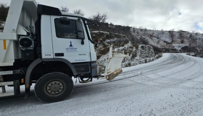 İzmir’de kar savaşçıları yollarda