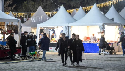 İzmir’de Kültürpark’a yeni yıl ruhu geldi