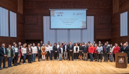 İzmir’in çok dilli ve çok kültürlü yapısında sertifika coşkusu