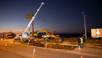 İZSU ekipleri Güzelbahçe??Narlıdere ana iletim hattındaki arızayı giderdi