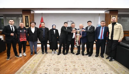 Kayseri Büyükşehir Sesi Görenler’in şampiyonunu ağırladı