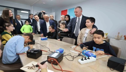 Kocaeli’de gençler için yeni Bilgievi açıldı