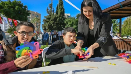 Mersin’de özel gereksinimli bireyler atölyelerde buluştu