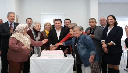 Muğla’da Başkan Aras’tan Yaşamevi’ne moral ziyareti