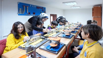 Öğrenciler bilgi ve becereyi kütüphanelerde kazanıyor