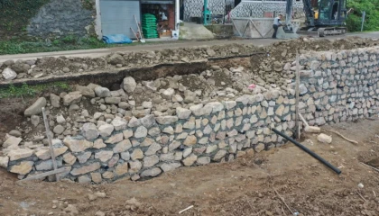 Ordu Büyükşehir’den Yukarıtepe’de taş duvar çalışması