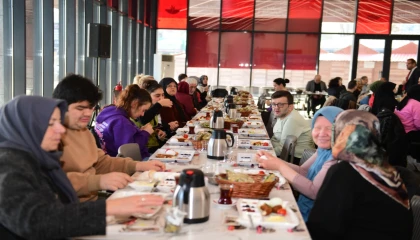 Osmangazi’de engelli bireyler ve aileleri kahvaltıda buluştu