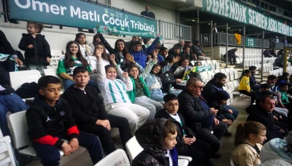 Osmangazili çocuklar Bursaspor coşkusunu tribünde yaşadı