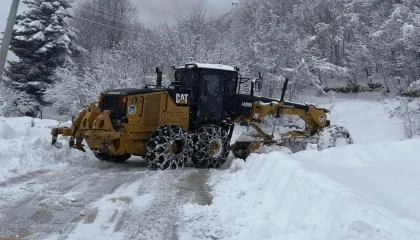 Sakarya’da karla mücadelede yoğun mesai
