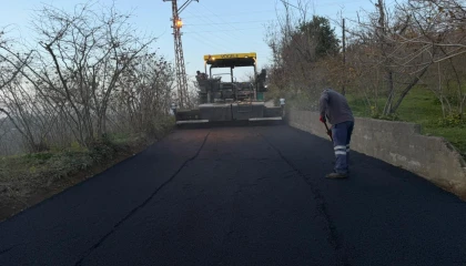Trabzon’un 18 ilçesinde yol çalışmaları sürüyor