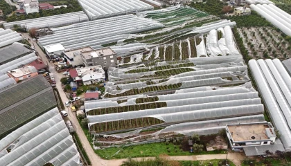Antalya Büyükşehir Belediyesi afetin izlerini silmek için sahada