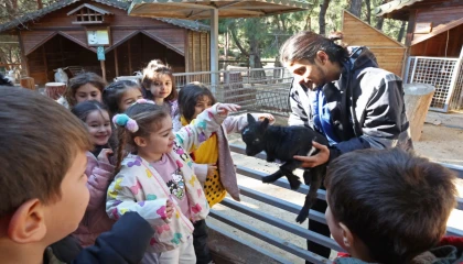 Antalya’da miniklere doğa ve hayvan sevgisi