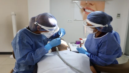 Antalya’da ücretsiz diş hizmeti yoğun ilgi gördü