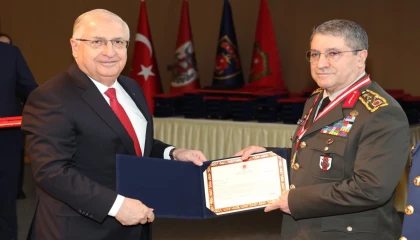 Bakan Güler’den TSK’ya övgü, teröre net uyarı