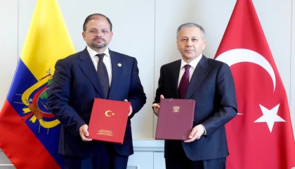 Bakan Yerlikaya, Ekvatorlu mevkidaşıyla görüştü