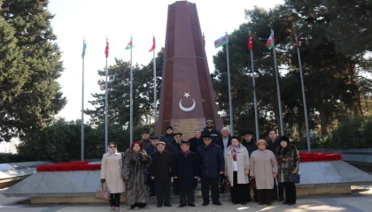 Bakü, Türk kahramanları unutmuyor