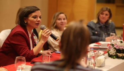 Başkan Kınay: Bu karanlıktan kadınlar çıkaracak