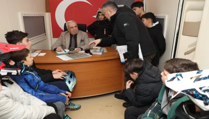 Başkan Şadi Özdemir’e Kızılcıklı’da çocuklardan kaykay park talebi