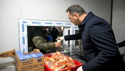 Bornova’da soğuk günlere karşı sıcak dayanışma